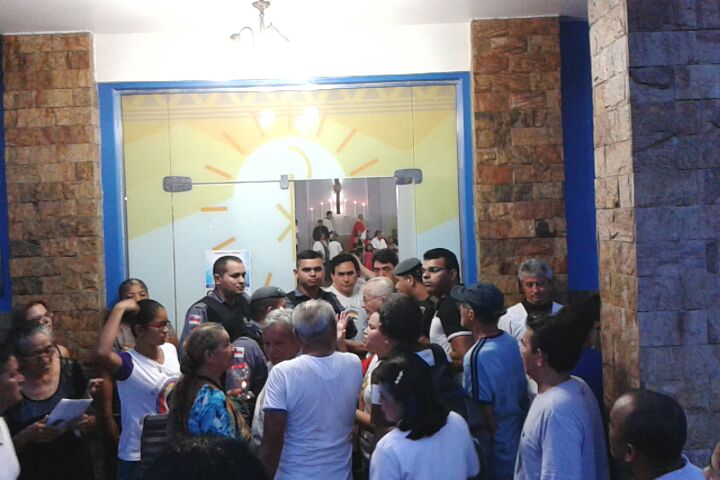 Em nota, comunidade de Santa Luzia tenta explicar incidente com fiéis