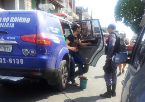    Mulher capota carro, se recusa a fazer teste de embriaguez e é detida