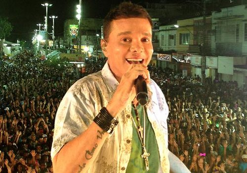 Netinho volta a ser internado um ano após AVC