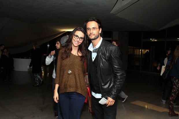 Rodrigo Santoro vai se casar com ex-Rebelde, Mel Fronckowiak 