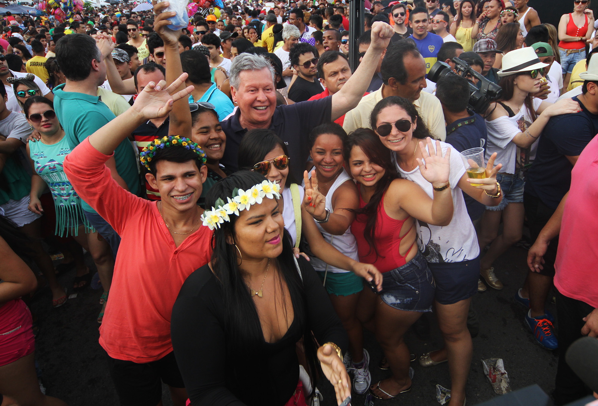 Artur destaca alegria do povo manauara no tradicional Galo de Manaus