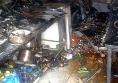 Botija de gás mal instalada causa incêndio em restaurante