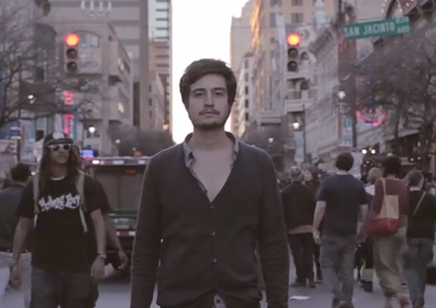 Confira o novo clipe de Tiago Iorc, "Forasteiro"