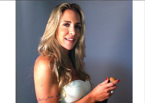 Joana Machado posa sexy e mostra pernões em ensaio