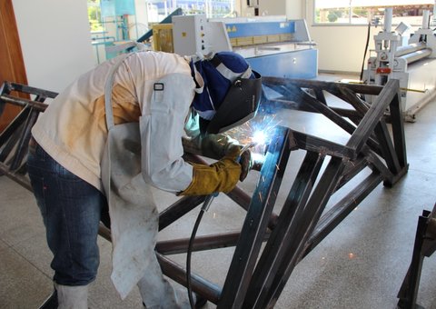 FIEAM comemora 54 anos e inaugura laboratórios industriais no SENAI