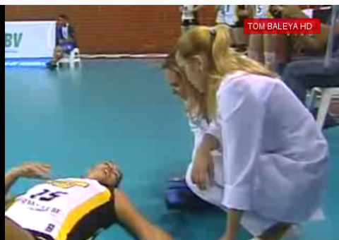 Jogadora da Liga de Volei passa mal em quadra