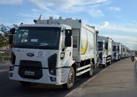 Serviço da coleta de lixo ganha mais dez caminhões