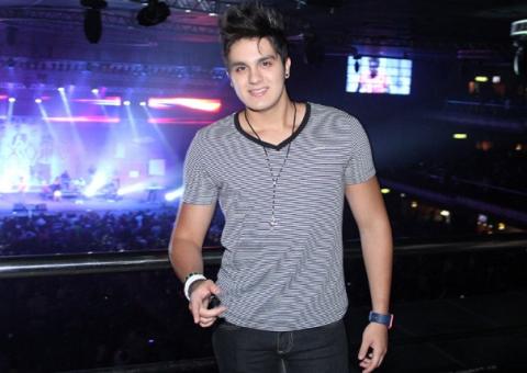 Confira Luan Santana dançando Harlem Shake