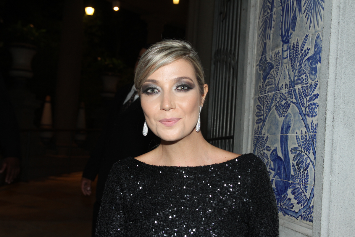 Luiza Possi confessa que ficou com Fiuk em casamento