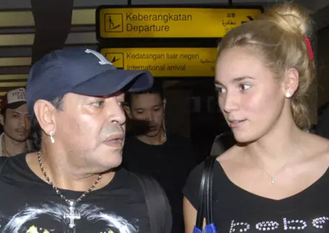 Polêmica: Maradona precisa de 4 pílulas de viagras por dia, para manter relacionamento 