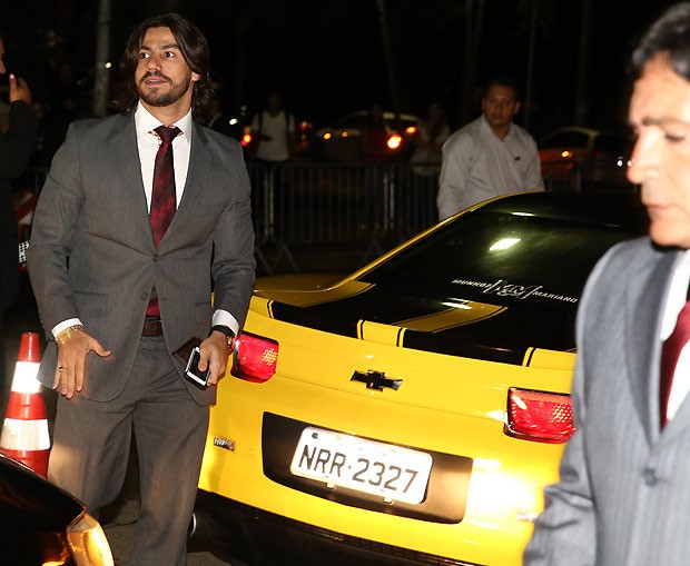 Mariano, da dupla com Munhoz, se irrita com crítica e bate boca com internauta