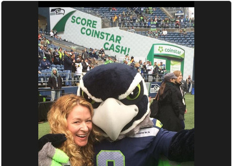 Mascote de time americano fica “animadinho” com selfie