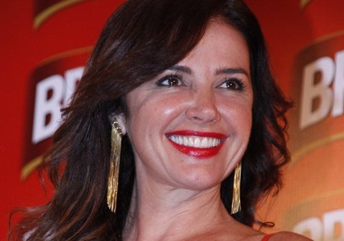 Irmão de Luma de Oliveira a processa e pede R$ 3 milhões