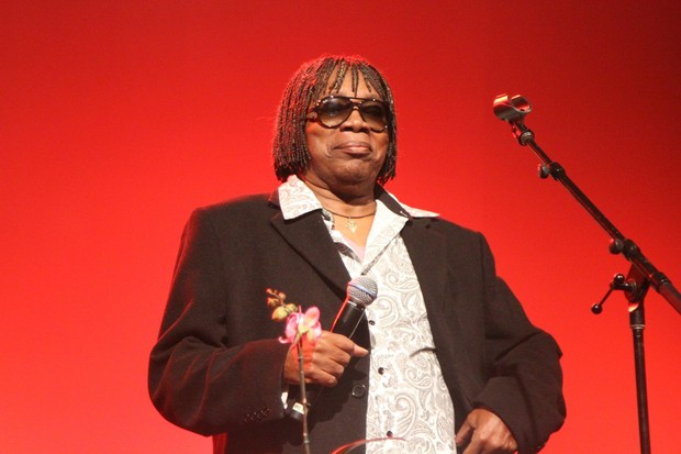 Milton Nascimento tem alta médica após cateterismo