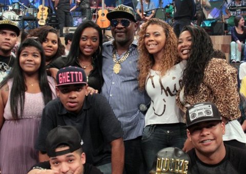  Pai de 28 filhos, Mr Catra lança campanha "rumo aos 30" 