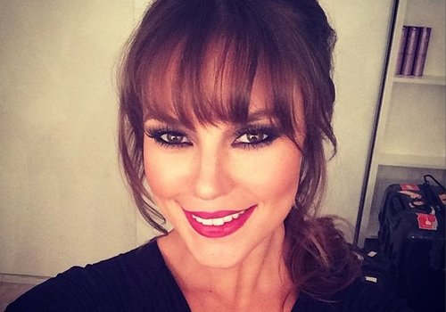 Paolla Oliveira dispensa "desafio do gelo", mas faz doação