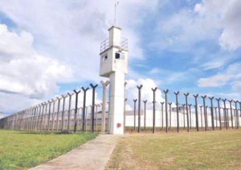 Juiz restringe visitas a presos do mensalão