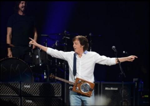 Paul McCartney inicia turnê mundial na Polônia
