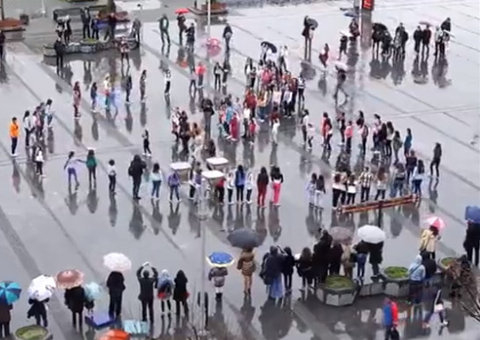 Pedido de casamento em Flash Mob