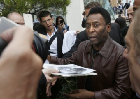 Em Cannes, Pelé critica privatização do Maracanã
