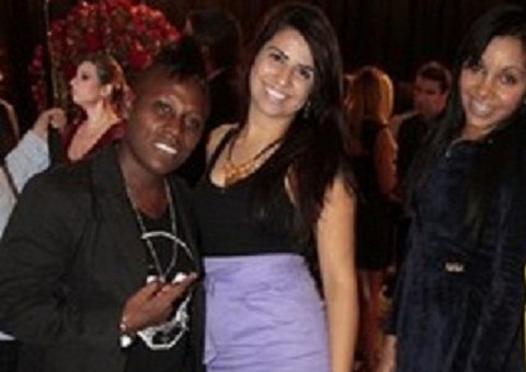 Noiva de Neném engravida enquanto cantora está confinada em 'A Fazenda'