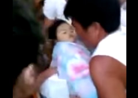 Menina de 3 anos acorda durante funeral e é dada como morta novamente