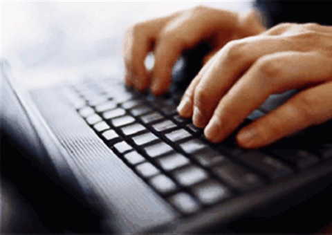 Homem é preso por porte de material pornográfico infantil