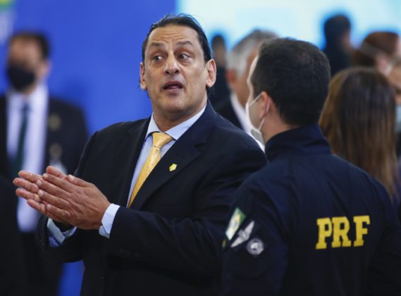 Frederico Wassef confessa que escondeu Queiroz e revela plano intrigante 