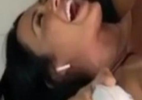 Gracyanne Barbosa abre tudo em posição frango assado e choca internautas; vídeo