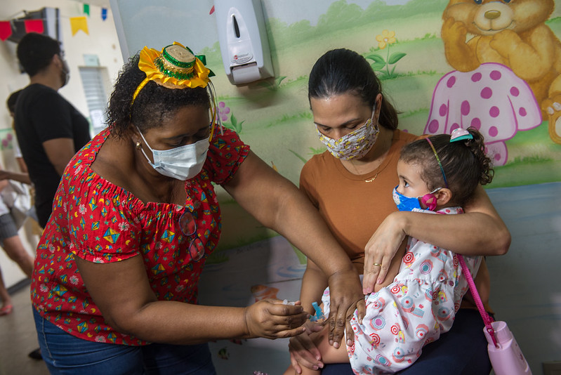 Vacinação de crianças contra influenza mobiliza 133 pontos de Manaus