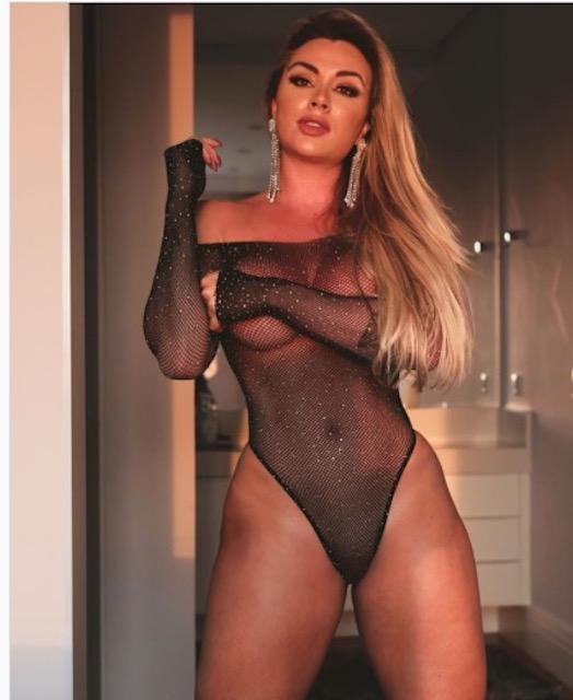 Juju Salimeni usa body transparente em foto ousada e mexe com imaginação de fãs