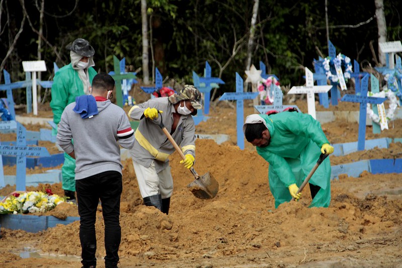 Manaus registra menos de 40 enterros no domingo