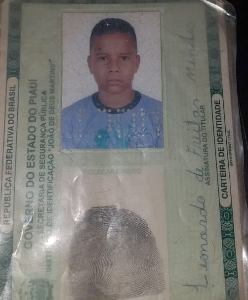 Crianças encontram corpo esquartejado em cova rasa