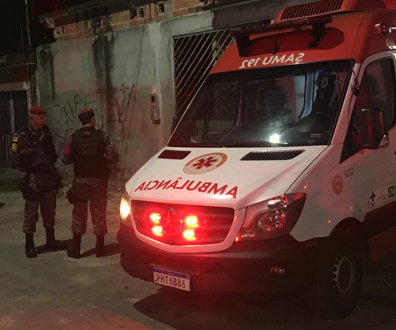 Em Manaus, motorista se entrega após surtar e ameaçar se matar a facada; saiba a motivação