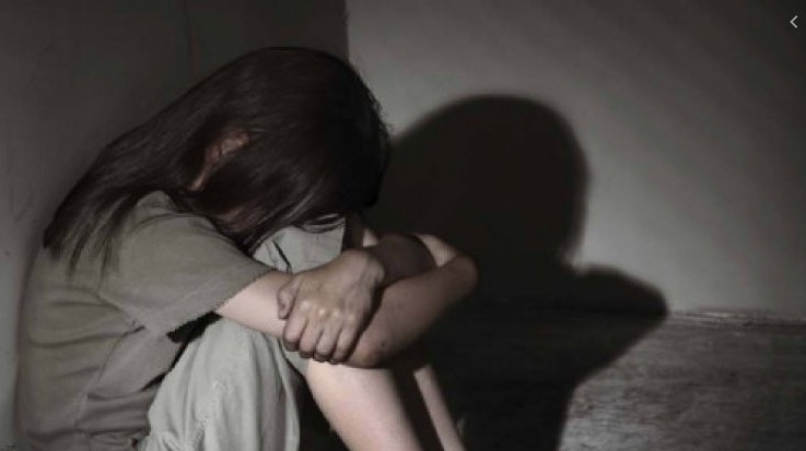 Homem aponta revólver para menina de 11 anos e comete abuso sexual