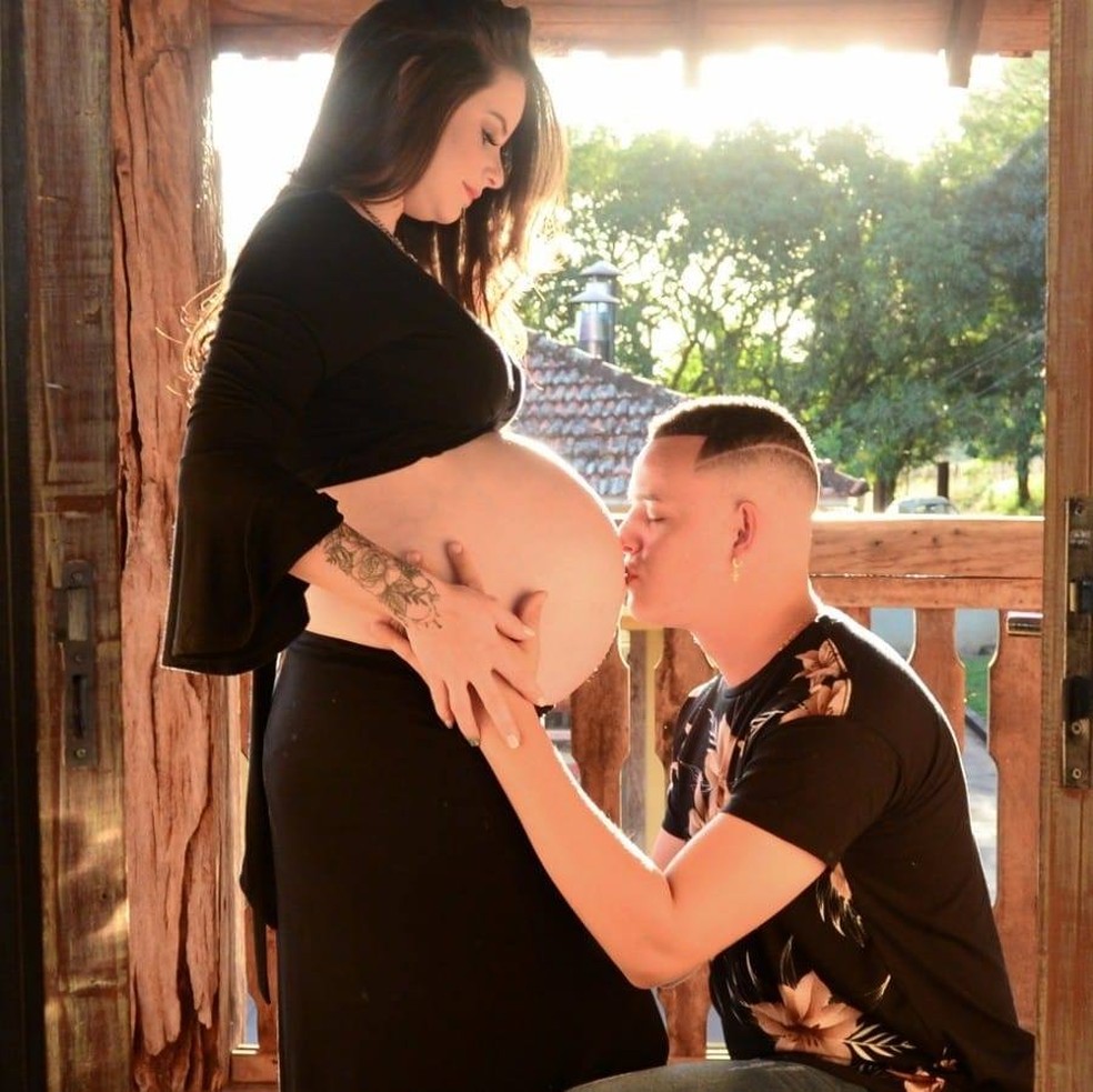 Grávida de gêmeos morre com Covid-19 após parto