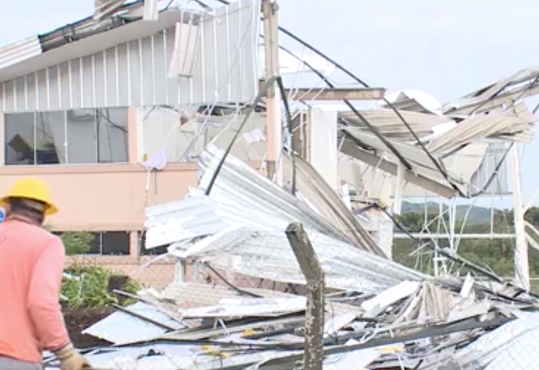 Ciclone bomba deixa oito mortos e rastro de dor e destruição