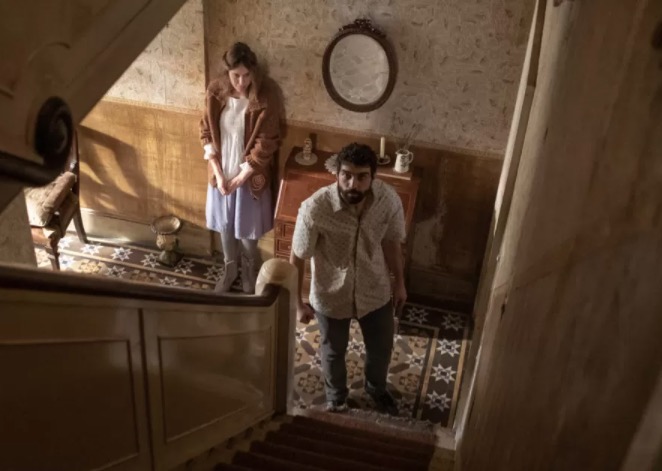 Terror Amulet ganha trailer com possessão demoníaca arrepiante; vem ver