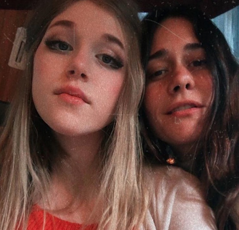 Alessandra Negrini surpreende ao postar foto rara com filha 