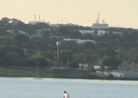 Vídeo: Com tapa no bumbum, casais fazem sexo loucamente em lancha 