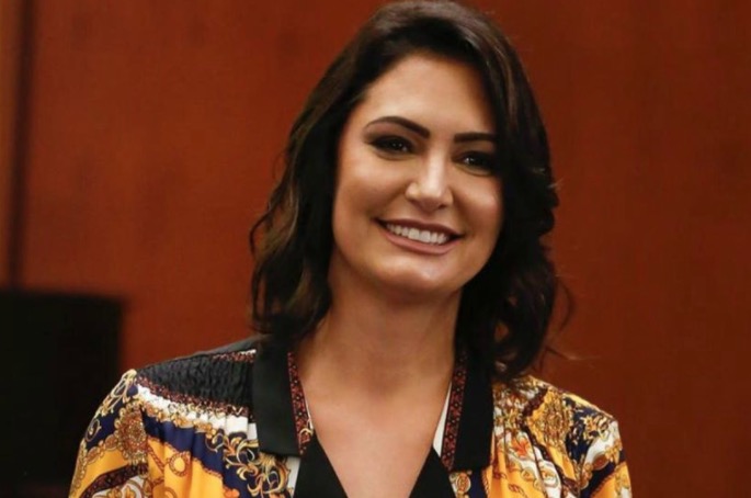 Com covid-19, avó de Michelle Bolsonaro está em estado grave