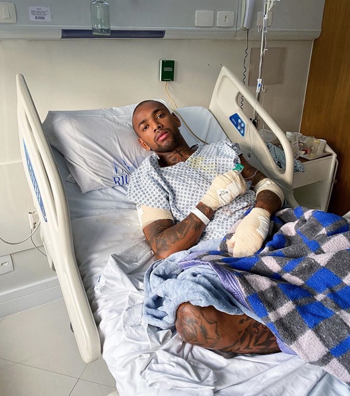Nego do Borel passa por cirurgia após acidente de moto