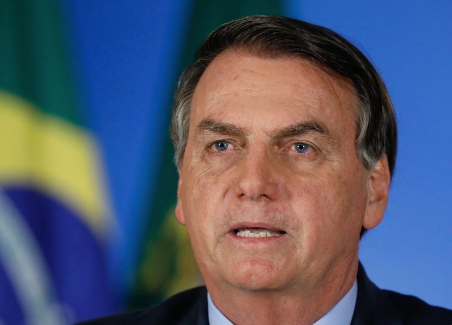 Bolsonaro anuncia que testou positivo para Covid-19