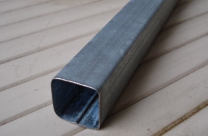 Mulher é agredida com barra de ferro por ex-namorado 