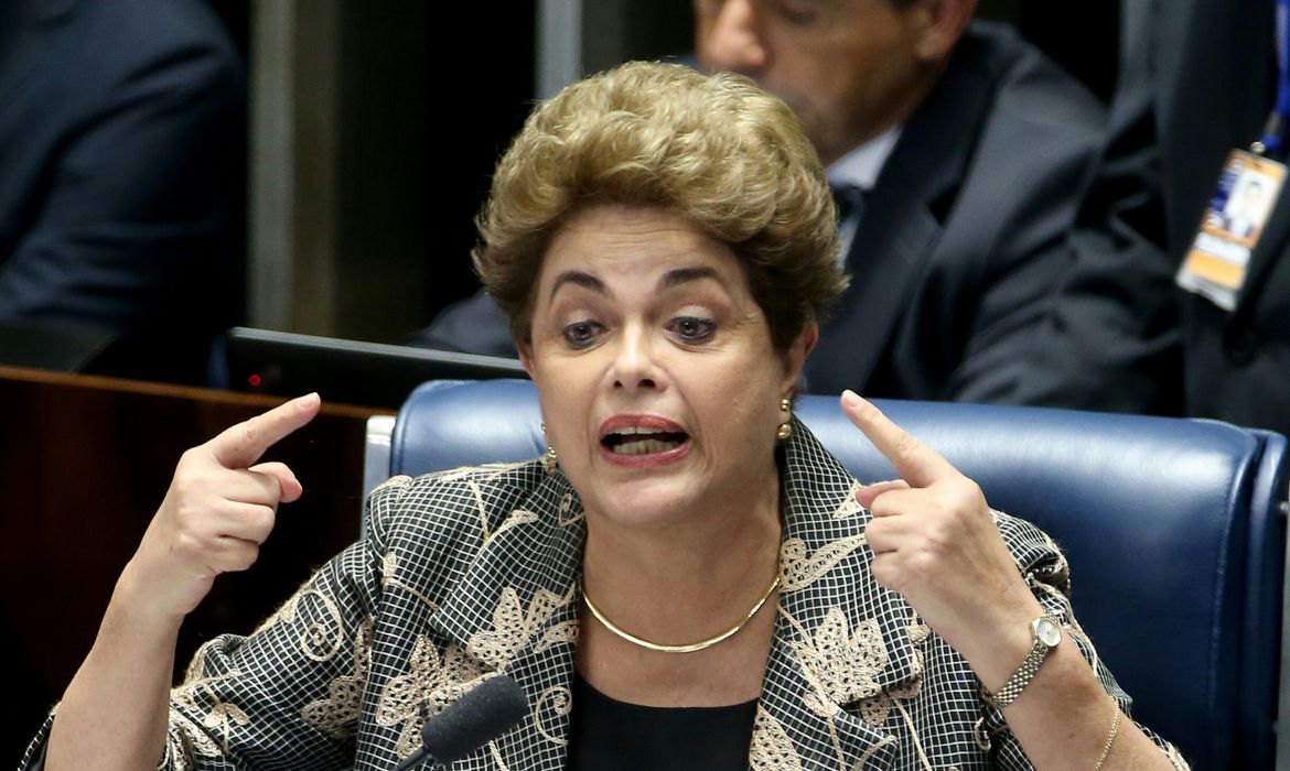 Dilma diz que Temer é ‘cara de pau’ ao ser contra impeachment de Bolsonaro 