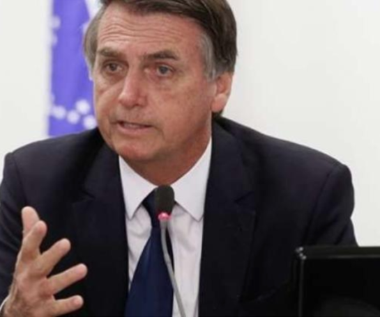 Planalto contraria OMS e não afasta servidores que tiveram contato com Bolsonaro