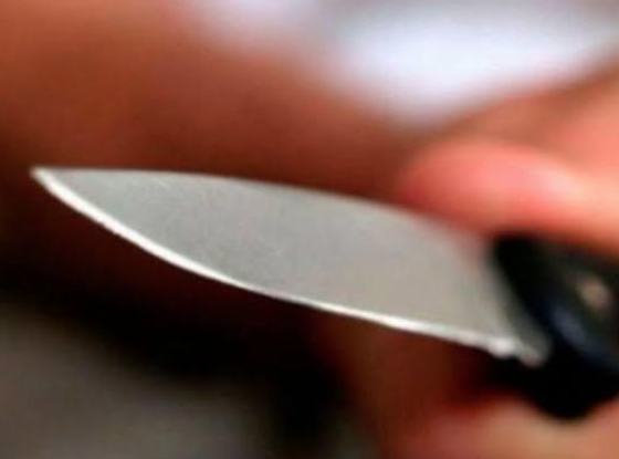 Homem mata esposa a facadas no Pará e foge com os filhos