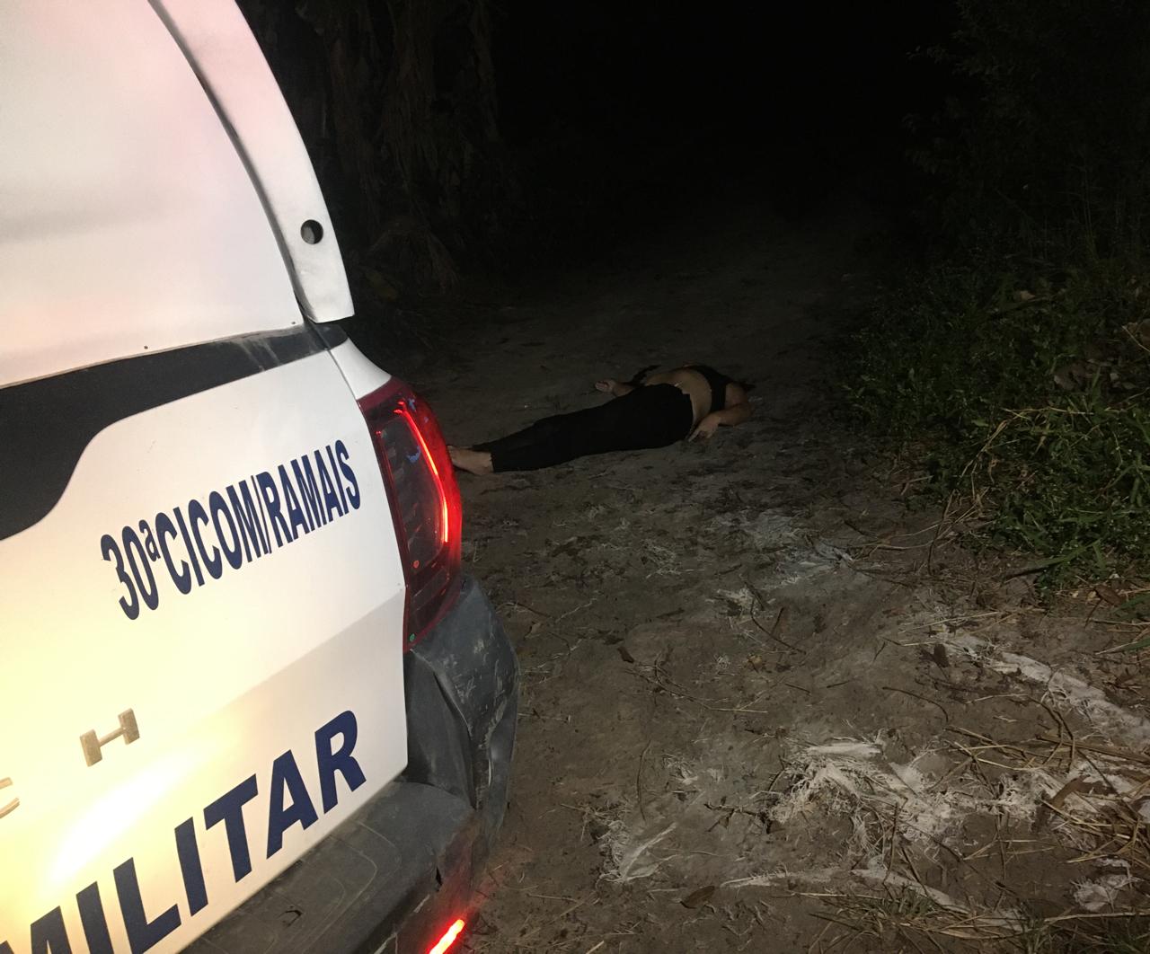 Mulher é ‘arrastada’ para ramal e executada com tiros na cabeça em Manaus