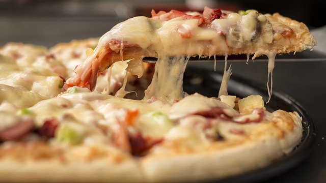 Da massa ao recheio: Aprenda a fazer pizza em casa