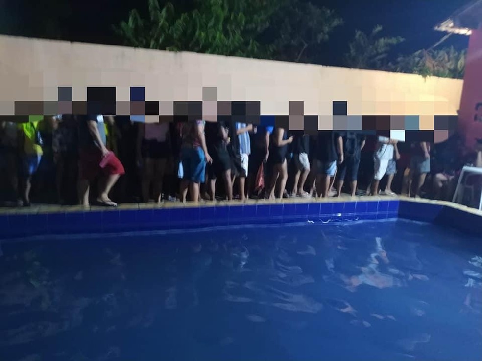 Polícia encerra festa clandestina com adolescentes alcoolizados no Amazonas